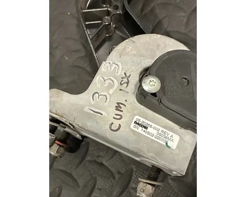 PETERBILT 387 Accelerator Parts