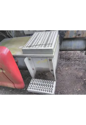 PETERBILT 387 BATTERY BOX