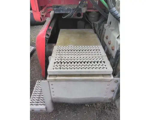 PETERBILT 387 BATTERY BOX