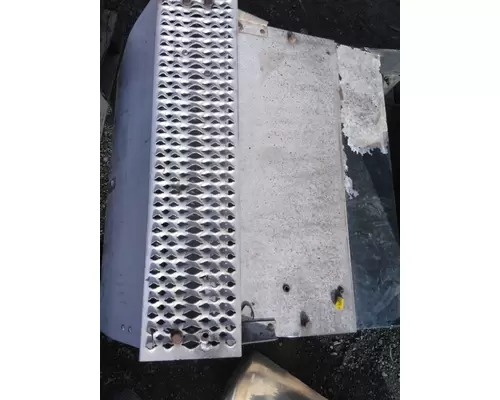 PETERBILT 387 BATTERY BOX