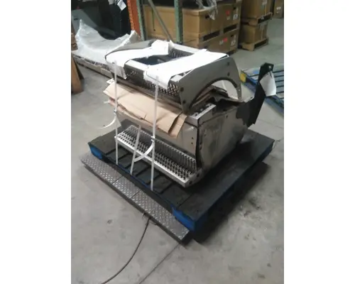 PETERBILT 387 BATTERY BOX