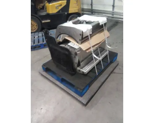 PETERBILT 387 BATTERY BOX