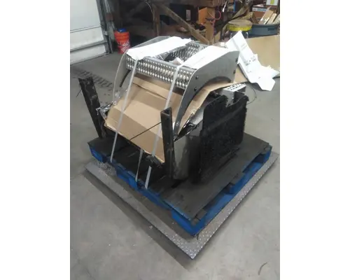PETERBILT 387 BATTERY BOX