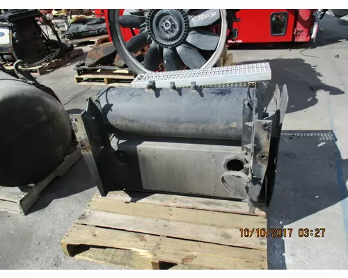 PETERBILT 387 BATTERY BOX