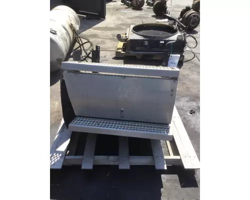 PETERBILT 387 BATTERY BOX