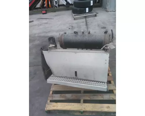 PETERBILT 387 BATTERY BOX