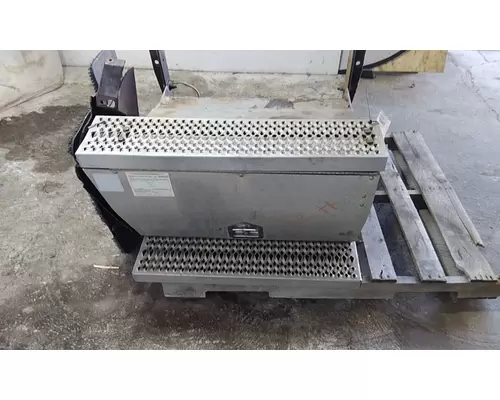 PETERBILT 387 BATTERY BOX