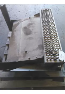 PETERBILT 387 BATTERY BOX