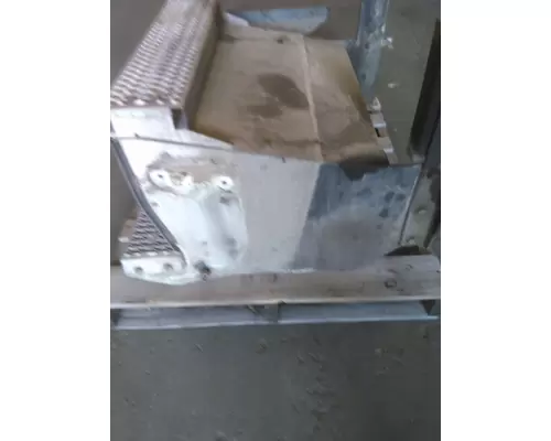 PETERBILT 387 BATTERY BOX