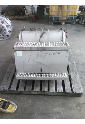 PETERBILT 387 BATTERY BOX