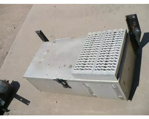 PETERBILT 387 BATTERY BOX