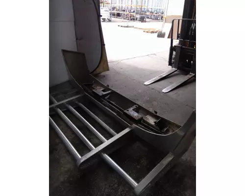 PETERBILT 387 BUMPER BRUSH GUARD