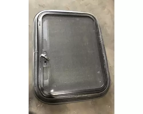 PETERBILT 387 Back Glass
