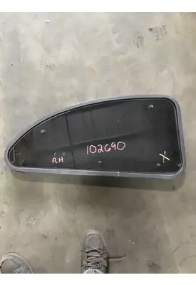 PETERBILT 387 Back Glass