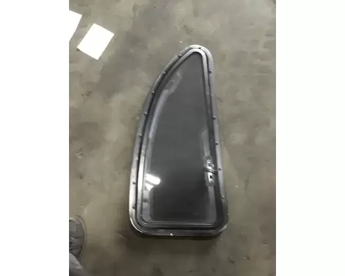 PETERBILT 387 Back Glass