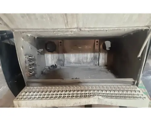 PETERBILT 387 Battery Boxes