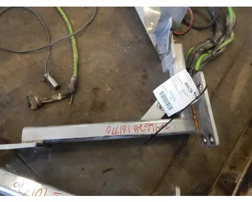 PETERBILT 387 Bracket, Exhaust