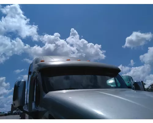 PETERBILT 387 CAB CLIP