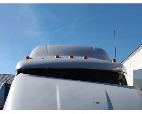 PETERBILT 387 CAB CLIP