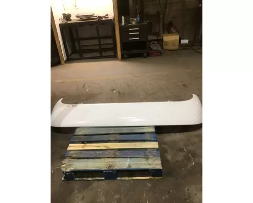 PETERBILT 387 CAB CLIP