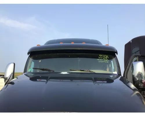 PETERBILT 387 CAB CLIP