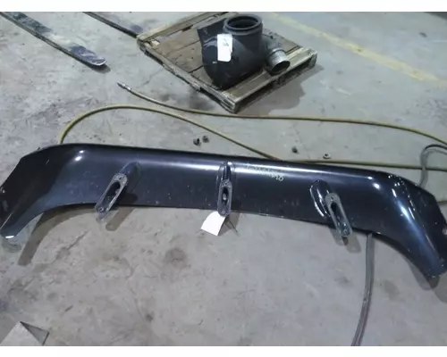 PETERBILT 387 CAB CLIP