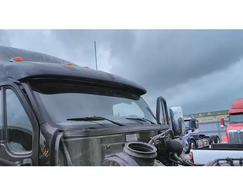 PETERBILT 387 CAB CLIP