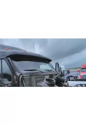 PETERBILT 387 CAB CLIP