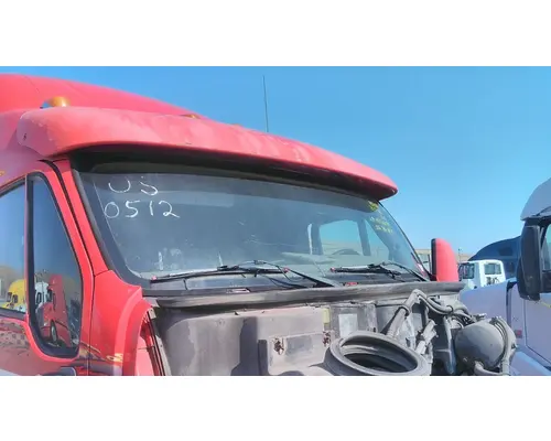 PETERBILT 387 CAB CLIP