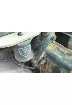 PETERBILT 387 CAB MOUNT,BRACKET