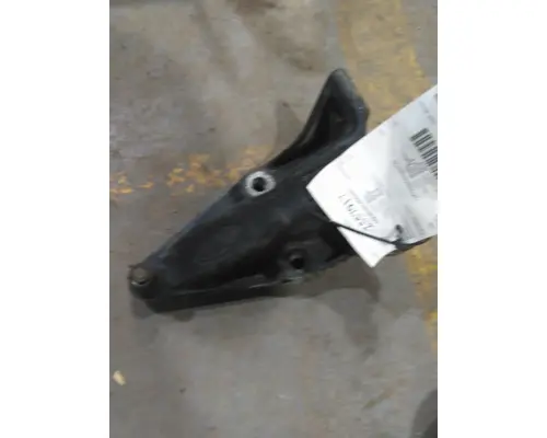 PETERBILT 387 CAB MOUNT,BRACKET