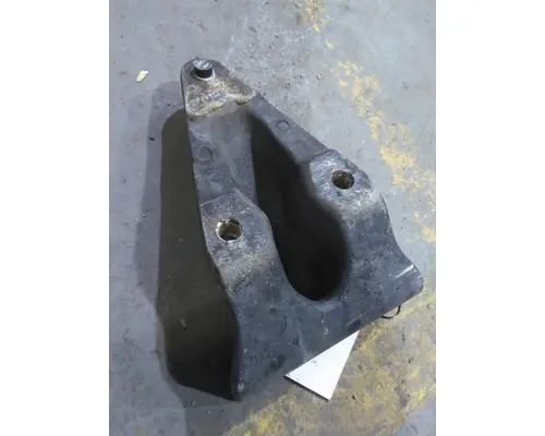 PETERBILT 387 CAB MOUNT,BRACKET