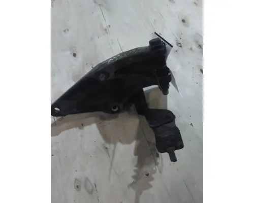 PETERBILT 387 CAB MOUNT,BRACKET