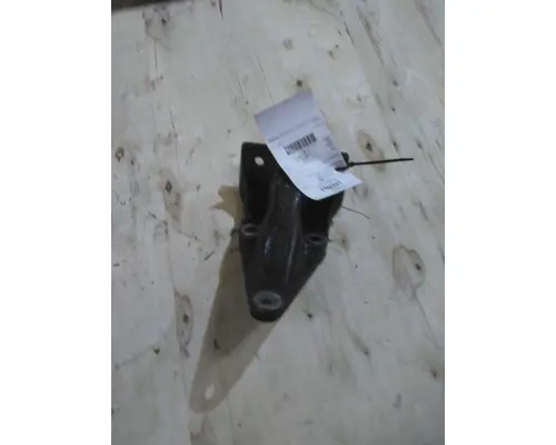 PETERBILT 387 CAB MOUNT,BRACKET