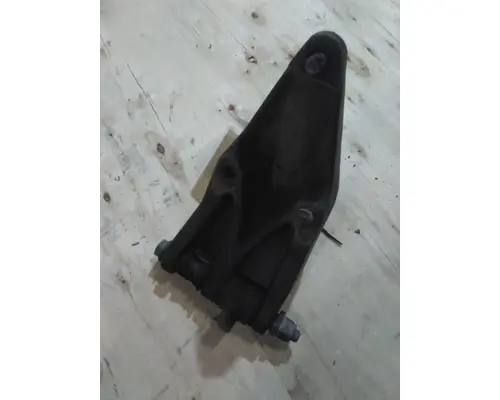 PETERBILT 387 CAB MOUNT,BRACKET