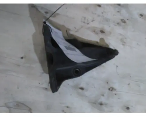 PETERBILT 387 CAB MOUNT,BRACKET