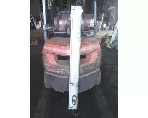 PETERBILT 387 CAB SKIRT FILLER PANEL