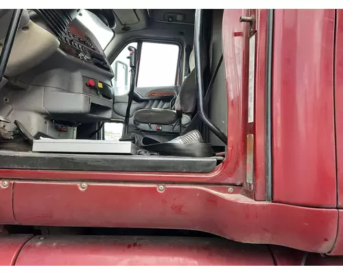 PETERBILT 387 CAB SKIRT FILLER PANEL