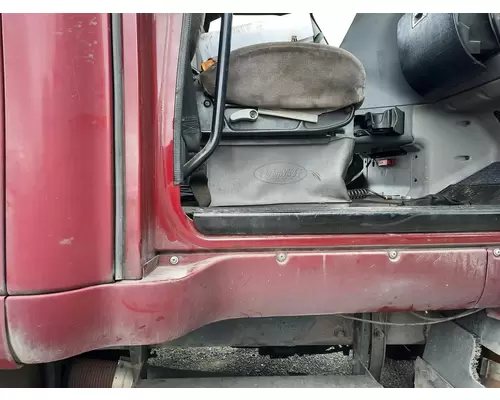 PETERBILT 387 CAB SKIRT FILLER PANEL