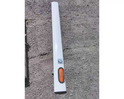 PETERBILT 387 CAB SKIRT FILLER PANEL