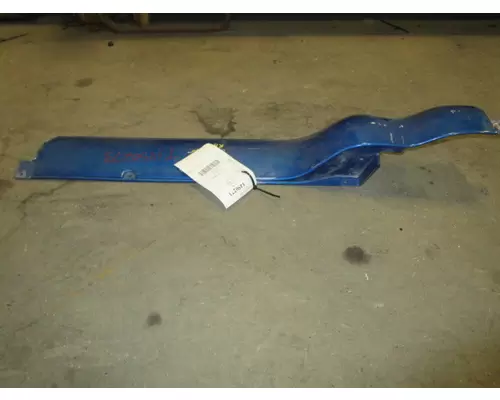 PETERBILT 387 CAB SKIRT FILLER PANEL