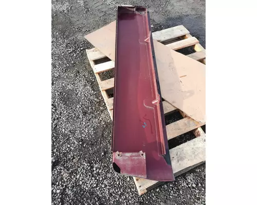 PETERBILT 387 CAB SKIRTSIDE FAIRING