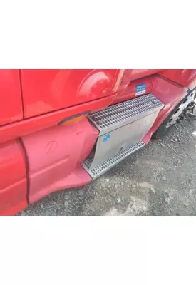 PETERBILT 387 CAB SKIRT/SIDE FAIRING