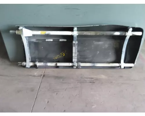 PETERBILT 387 CAB SKIRTSIDE FAIRING