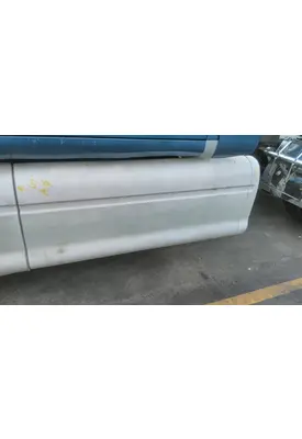 PETERBILT 387 CAB SKIRT/SIDE FAIRING