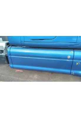 PETERBILT 387 CAB SKIRT/SIDE FAIRING