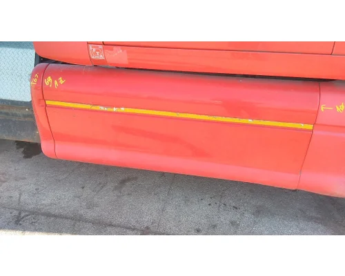 PETERBILT 387 CAB SKIRT/SIDE FAIRING