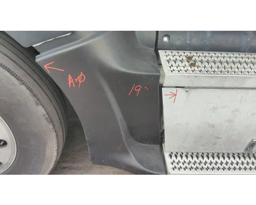 PETERBILT 387 CAB SKIRT/SIDE FAIRING