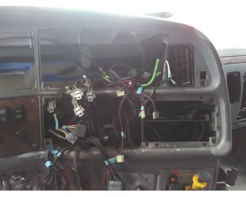 PETERBILT 387 CAB