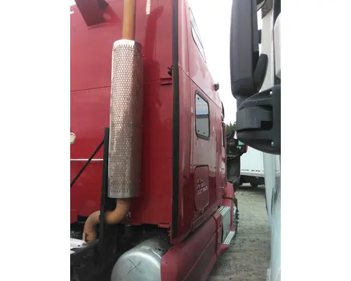 PETERBILT 387 CAB